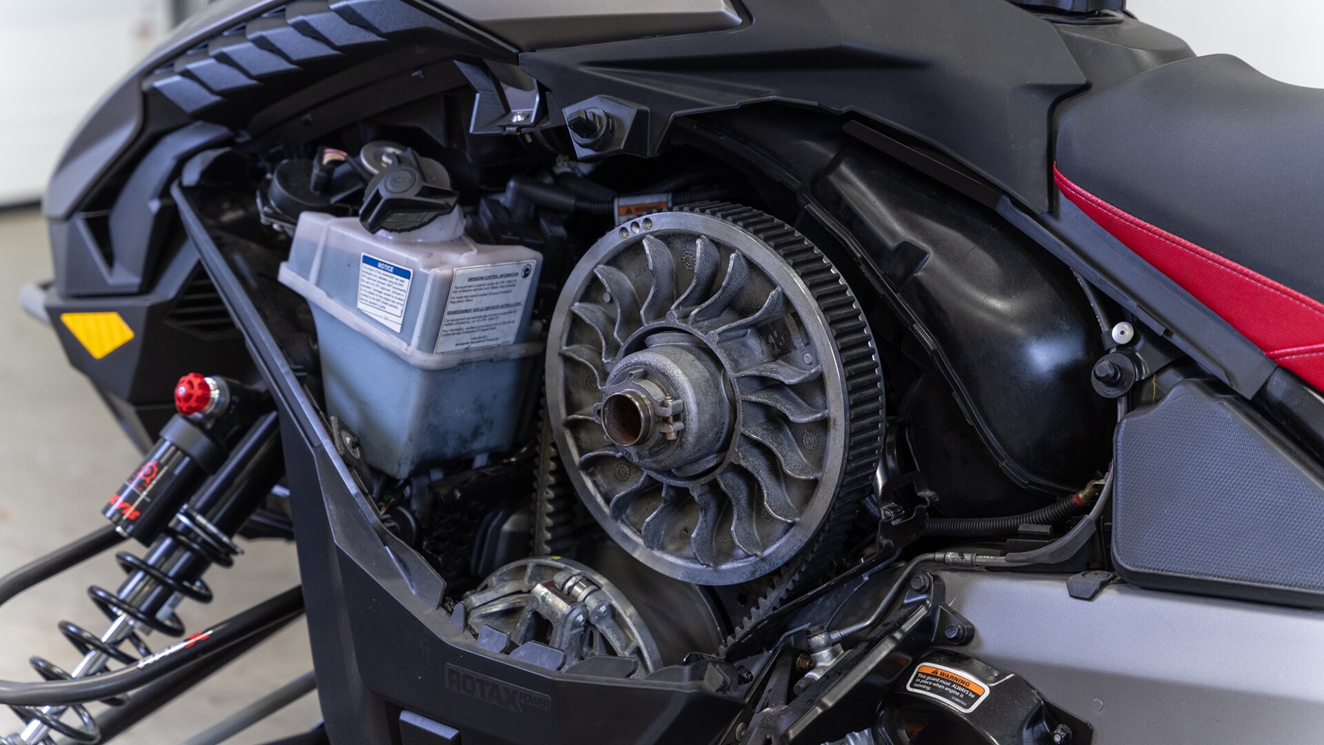 How to replace a CVT belt on my snowmobile? SkiDoo
