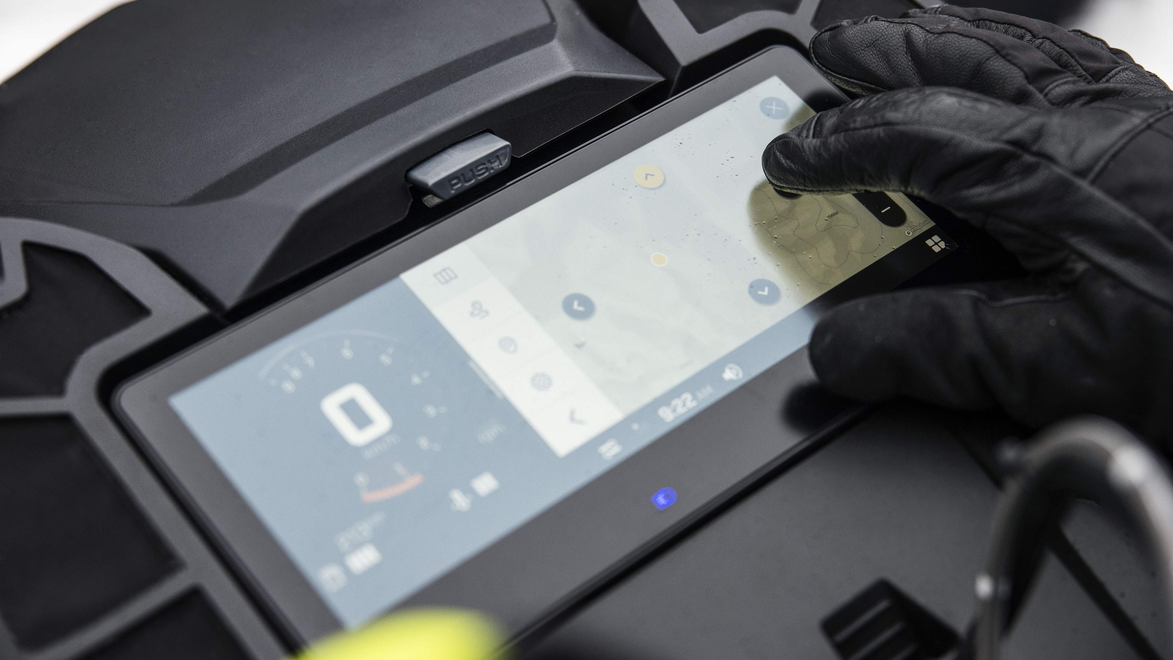 10.25" color touchscreen display on the Ski-Doo Summit