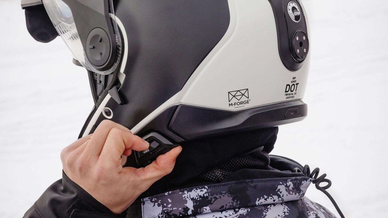 2024年Ski-Dooのスノーモービル用アクセサリー＆アパレルを発見