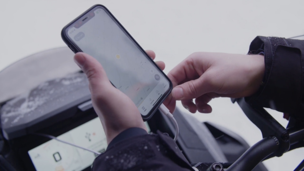 BRP Connect搭載の10.25インチカラータッチスクリーン BRP Connect搭載の10.25インチカラータッチスクリーン