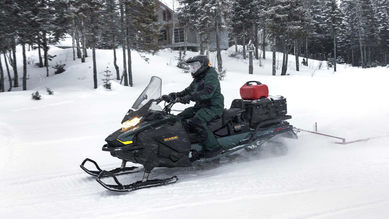 新スノーモービルプラットフォーム:次世代Rev - Ski-Doo 新スノーモービルプラットフォーム:次世代Rev - Ski-Doo