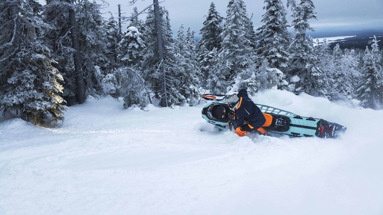 新スノーモービルプラットフォーム：次世代Rev - Ski-Doo